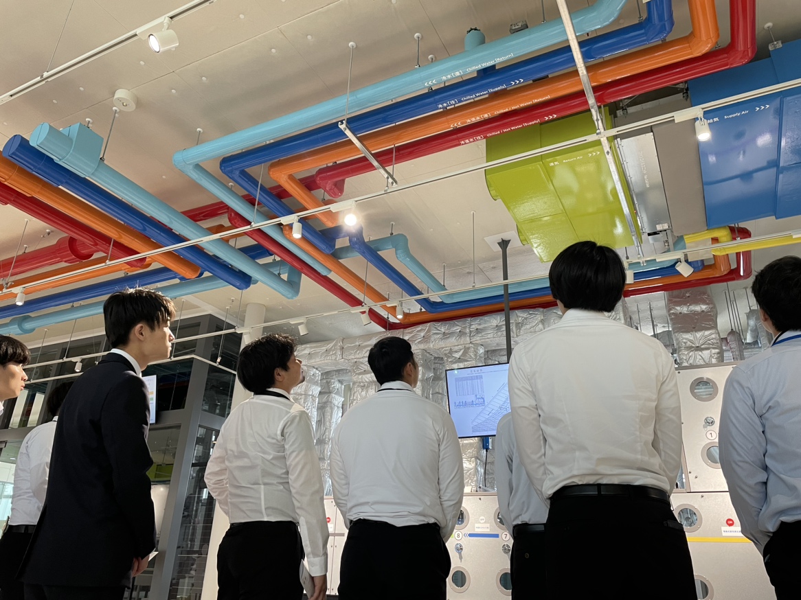 WEBサイトからお申し込みいただいたお客様の見学会を実施いたしました